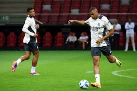 骑士大胜公牛开季14连胜 鹈鹕力克掘金止5连败.